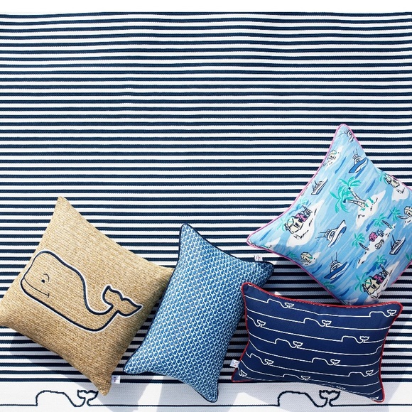 Vineyard Vines 20”x20” Whale Straw Throw Pillow - Picture 4 of 4